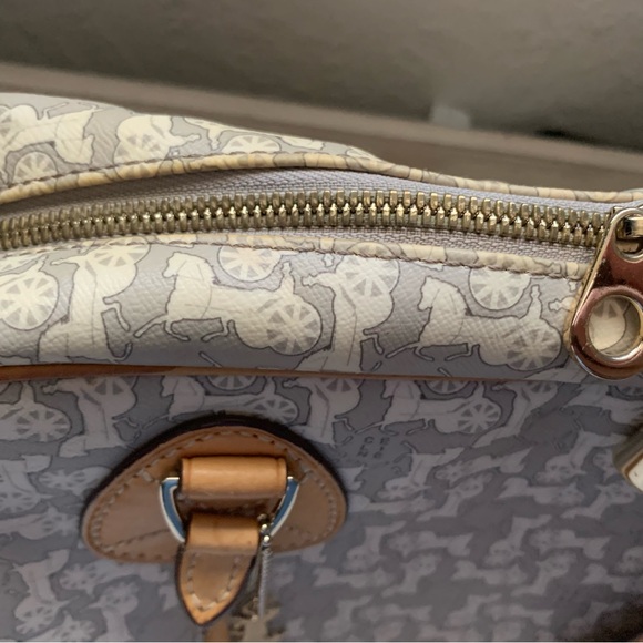 Celine - Picture 7 of 12